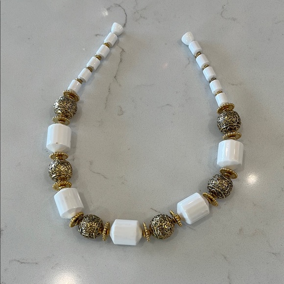 Jewelry - Elegant Gold and White Beaded Necklace